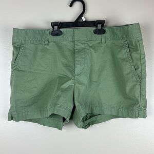 Gap Woman’s Size 14 City Short Green 3” Inseam Pockets